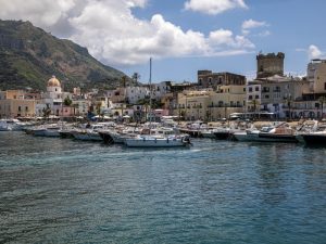Porto_Forio_IsolaIschia_3-min